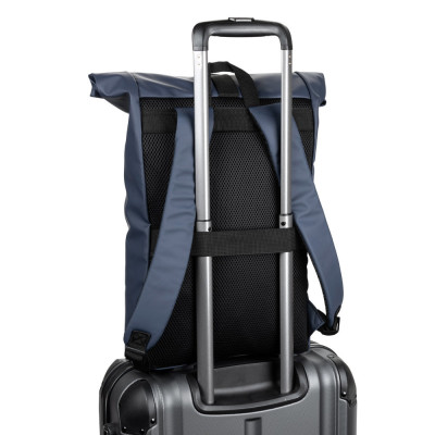 PORTLAND. A mochila roll top em PU com bolso para computador portátil 16